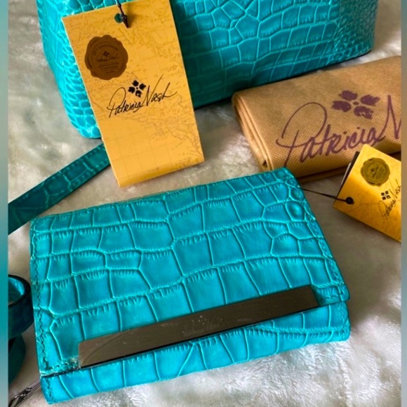 PATRICIA NASH  Cametti Croco Embossed Aqua Wallet - Picture 2 of 13